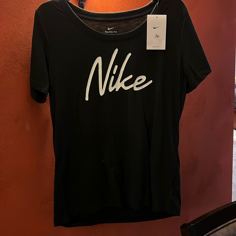 Nike Round Neck Short Sleeve TShirt!Black/white Nike on front/logo back NWT